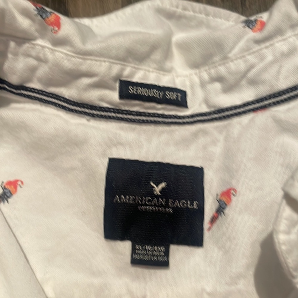 Parrot  button down - Picture 3 of 3